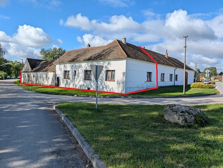 Prodej rodinného domu 380 m², pozemek 964 m²